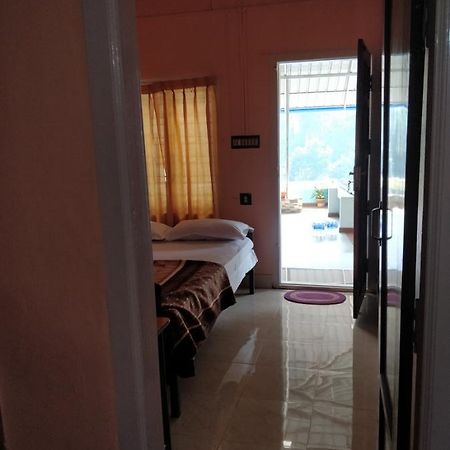 מונאר River View Inn מראה חיצוני תמונה