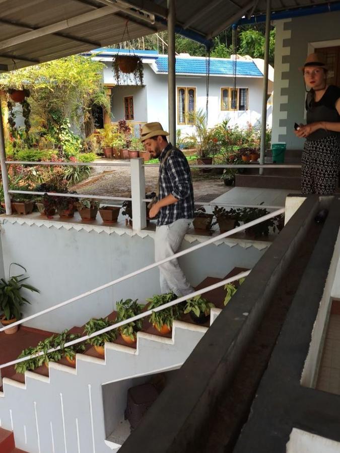 מונאר River View Inn מראה חיצוני תמונה